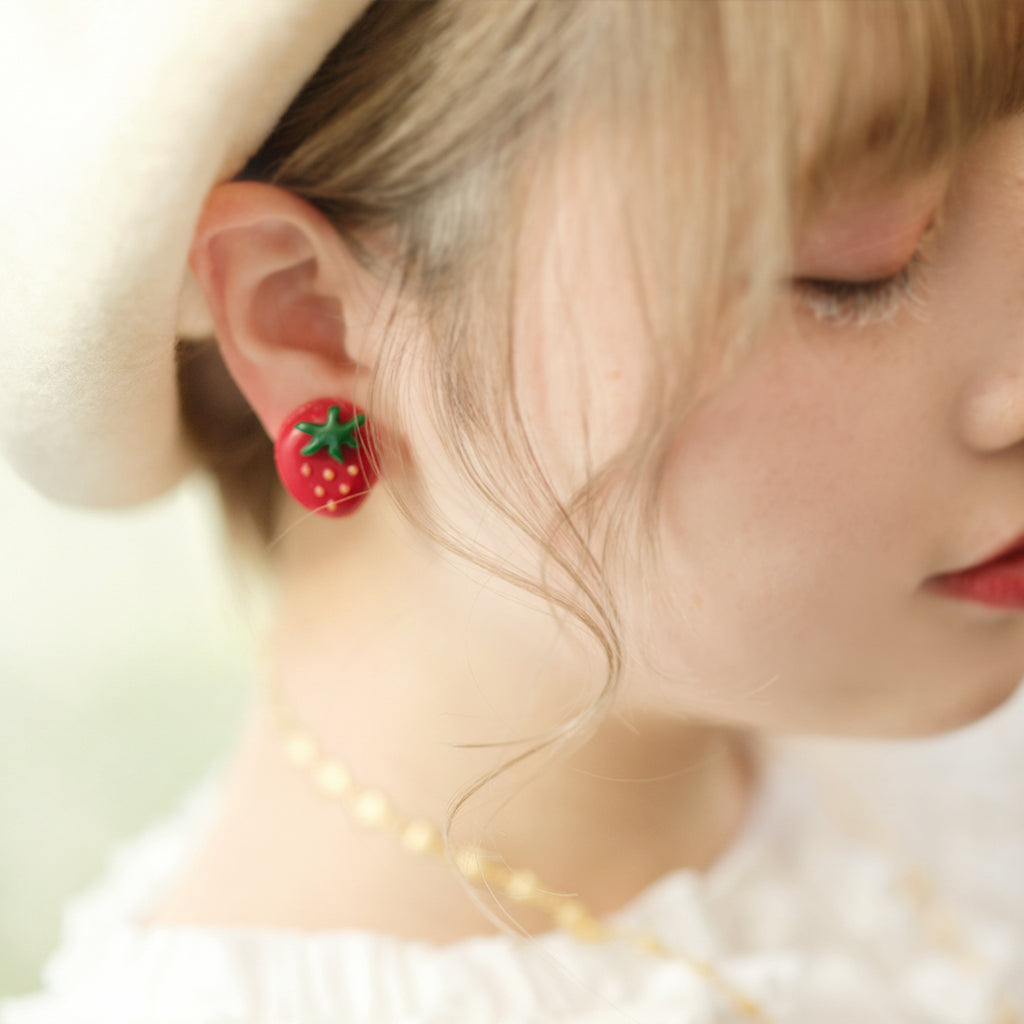 The Strawberry Macaron Pierced Earring (Red / 1 Piece)【Japan Jewelry】