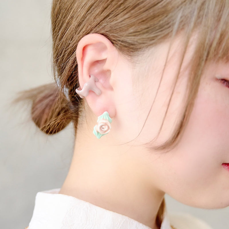 Rose Cream Pierced Earrings (Pair)【Japan Jewelry】