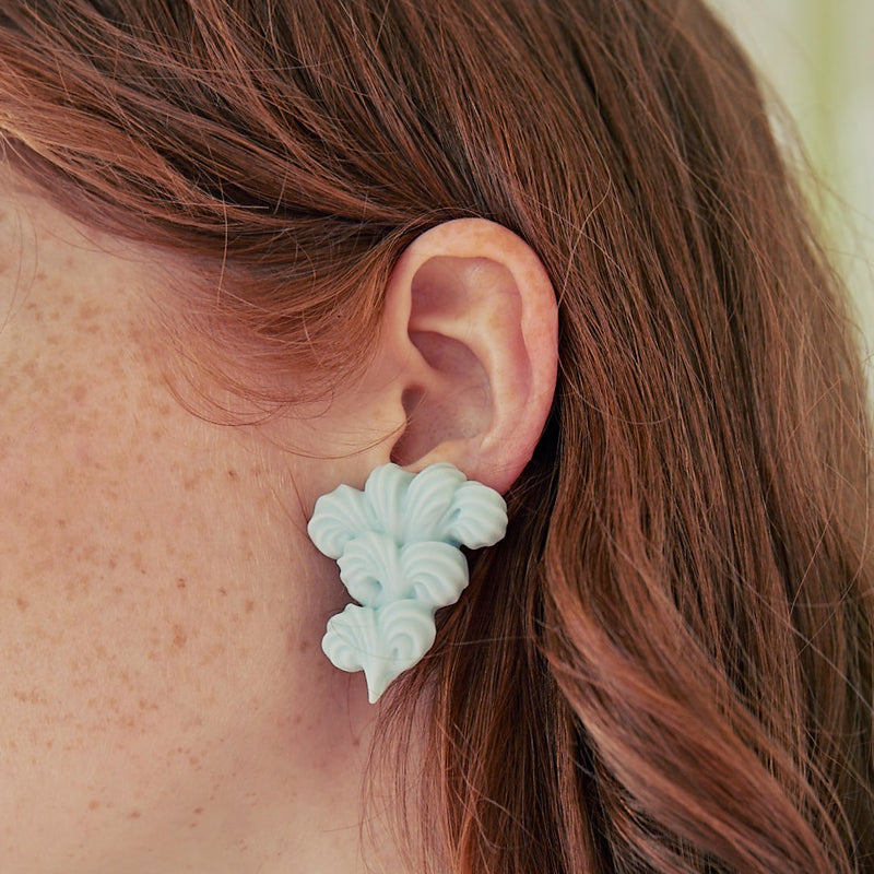 Elegant Buttercream Clip-On Earring (Blue / 1 Piece)【Japan Jewelry】