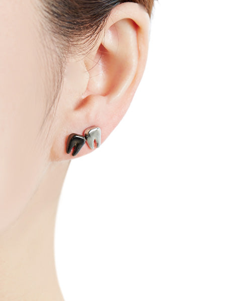 Tooth Pierced Earring (Black / 1 Piece)【Japan Jewelry】