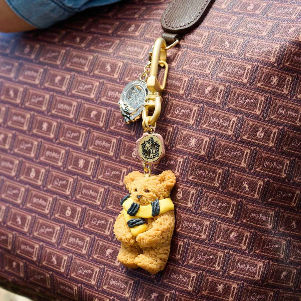 【Harry Potter × Q-pot. collaboration】Hufflepuff Bear Cookie Key Holder【Japan Jewelry】