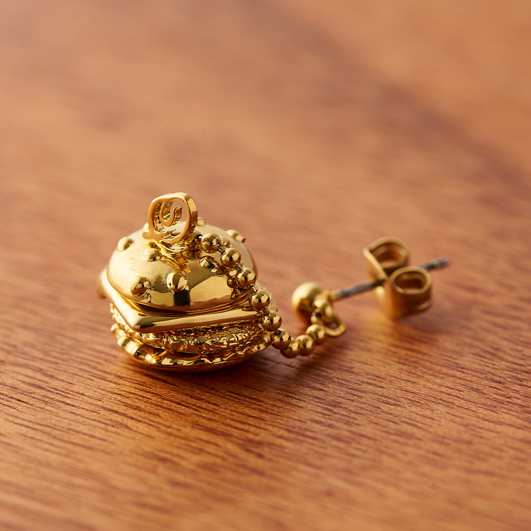 Mini Burger Pierced Earring [Gold] (1 Piece)【Japan Jewelry】