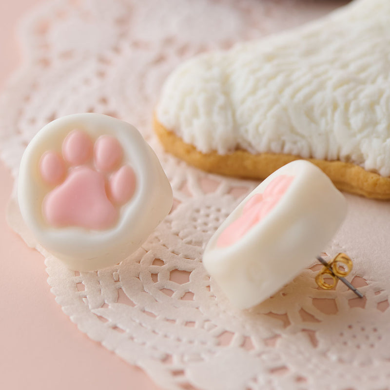 Cats' Squishy Paws Soft Candy Pierced Earrings (Pair)【Japan Jewelry】