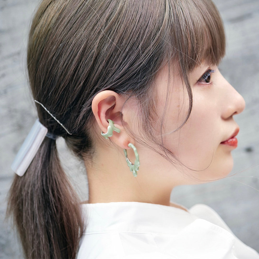 Melty Melt Hoop Pierced Earring (Pale Green / 1 Piece)【Japan Jewelry】