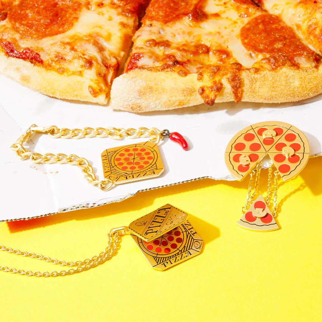Melted Cheese Pepperoni Pizza Brooch【Japan Jewelry】