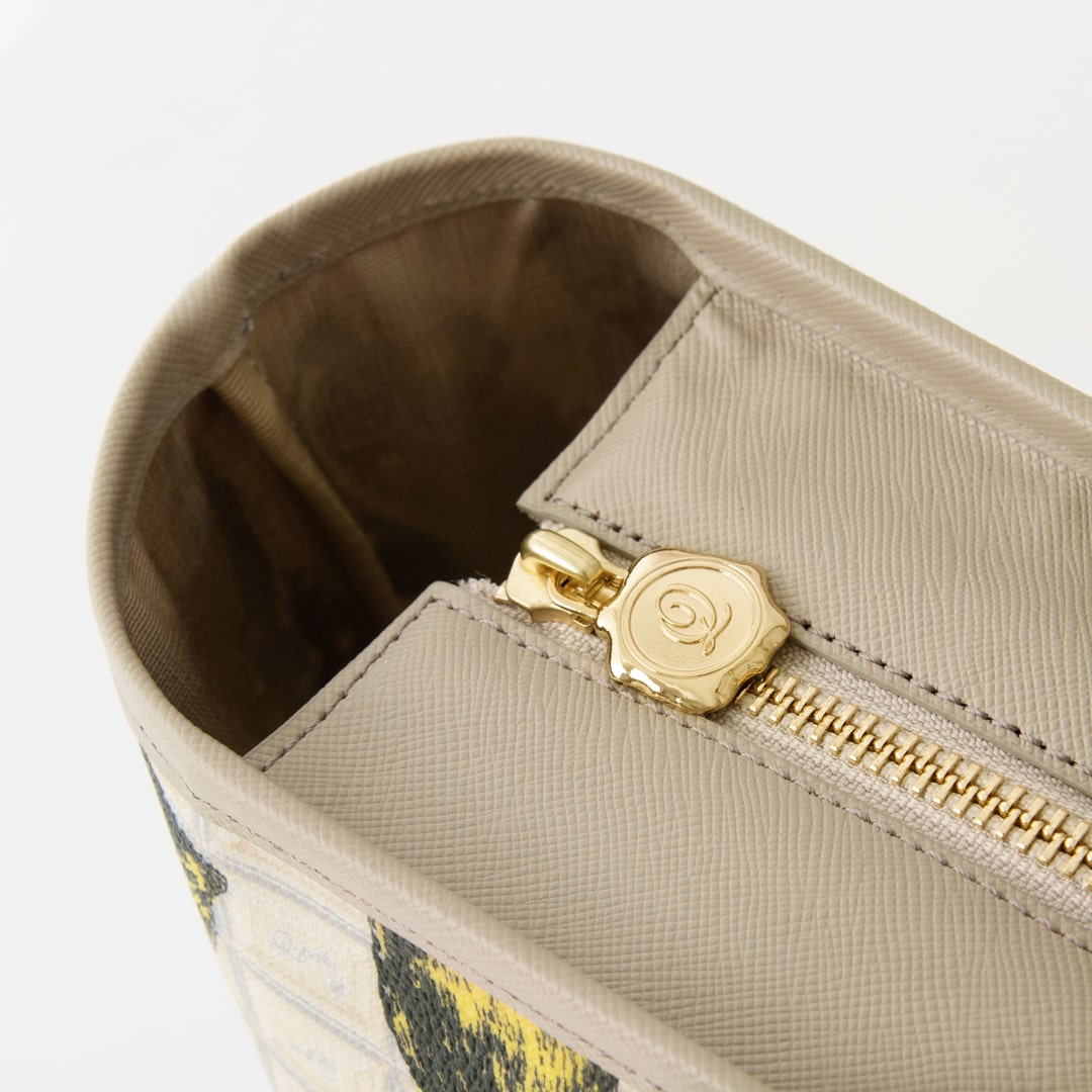 White Chocolate × Honey Lemon Zip Tote Bag【Japan Jewelry】