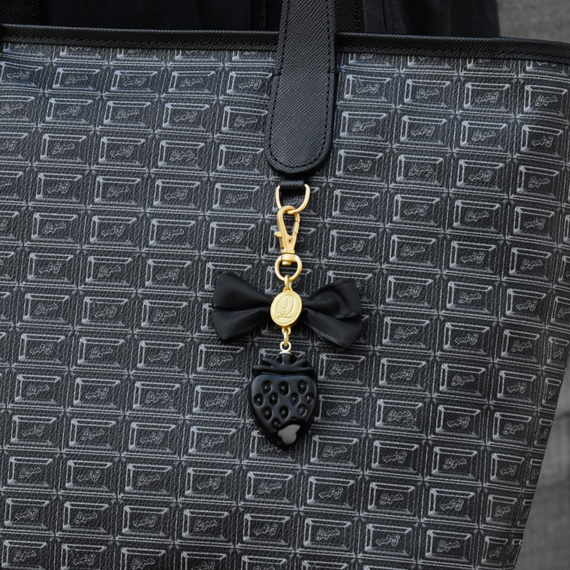 Strawberry Ganache Ribbon Bag Charm (Black)【Japan Jewelry】