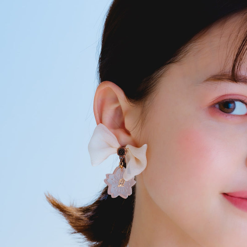 SAKURA Wasanbon Ribbon Pierced Earrings (Pair)【Japan Jewelry】