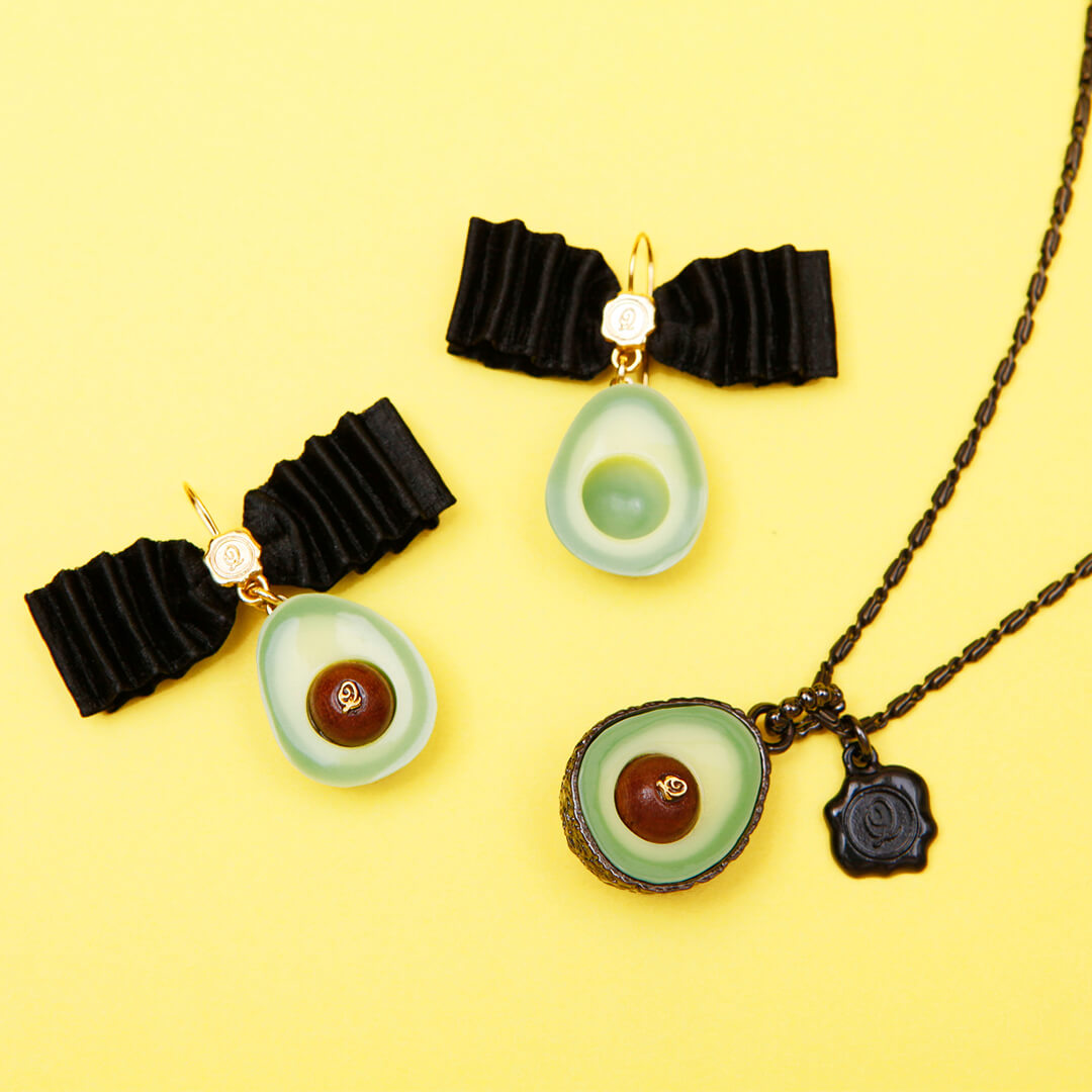 Avocado Ribbon Pierced Earrings (Pair)【Japan Jewelry】