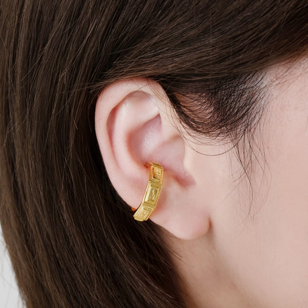 Chocolate Tablet Ear Cuff (Gold)【Japan Jewelry】