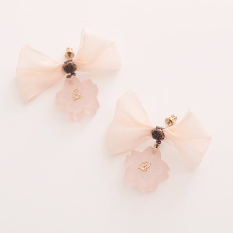 SAKURA Wasanbon Ribbon Pierced Earrings (Pair)【Japan Jewelry】