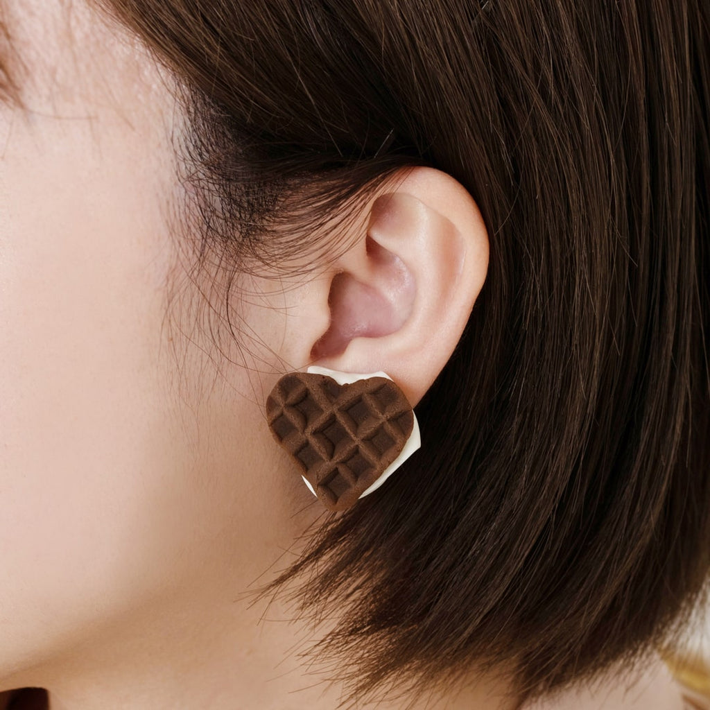 Chocolate Waffle Pierced Earring (1 Piece)【Japan Jewelry】