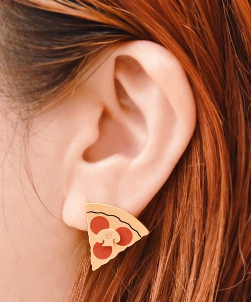 Slice of Pepperoni Pizza Pierced Earring (1 Piece)【Japan Jewelry】