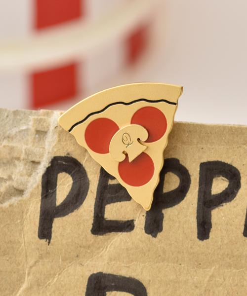 Slice of Pepperoni Pizza Pierced Earring (1 Piece)【Japan Jewelry】