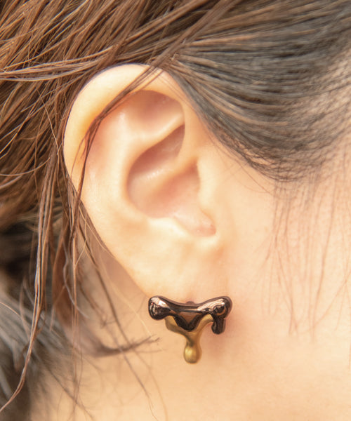 Melty Melt Pierced Earring (Brown × Matt Gold / 1 Piece)【Japan Jewelry】