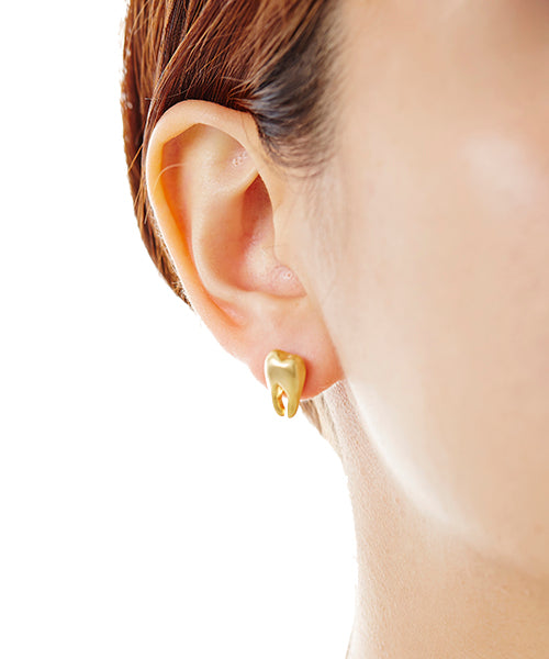 Caramel & Tooth Pierced Earrings (Pair Set)【Japan Jewelry】