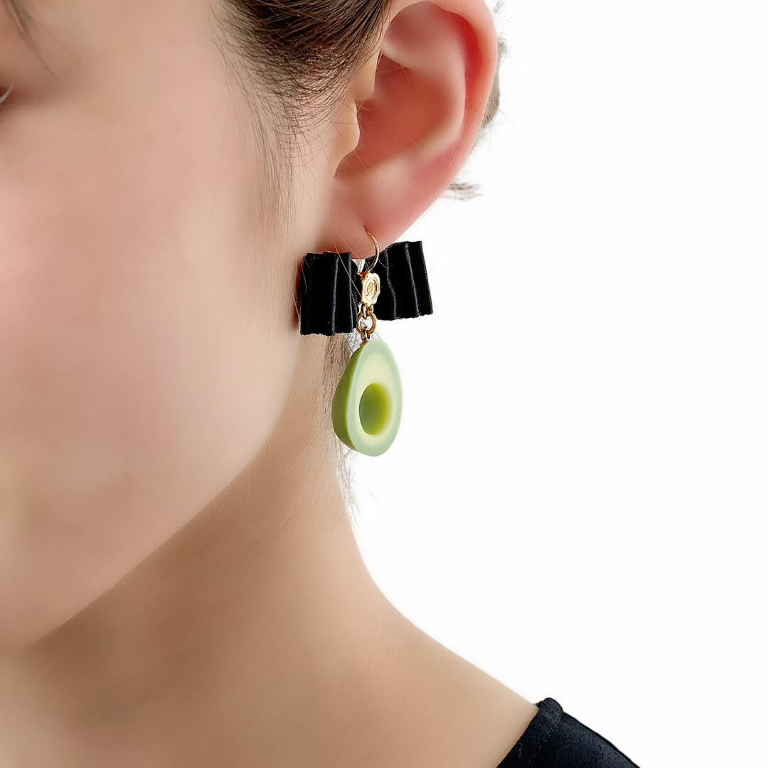 Avocado Ribbon Pierced Earrings (Pair)【Japan Jewelry】