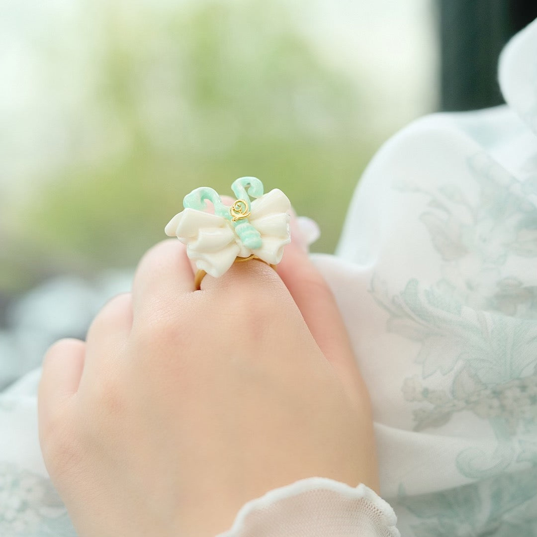 Butterfly Cream Ring (Mint)【Japan Jewelry】