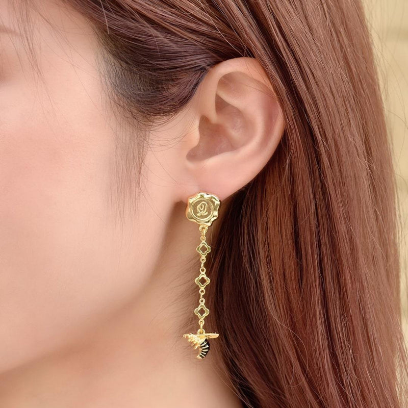 Bee Pierced Earring (1 Piece)【Japan Jewelry】