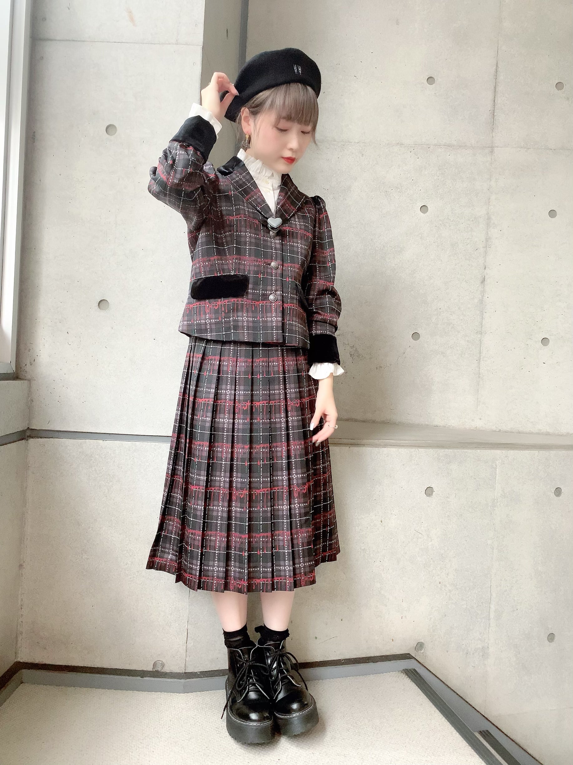 【Poppy Collaboration】High Waist Pleaded Skirt (Black)