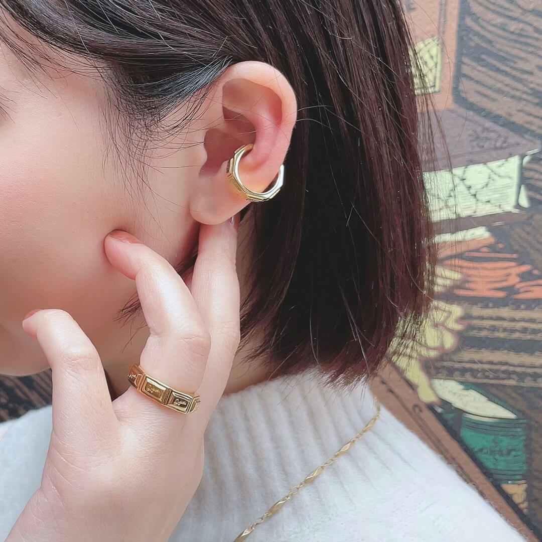 Chocolate Tablet Ear Cuff (Gold)【Japan Jewelry】