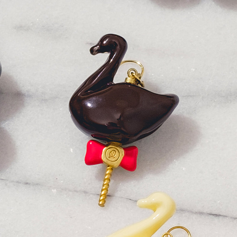 Chocolate Swan Lollipop Pierced Earring (Brown / 1 Piece)【Japan Jewelry】