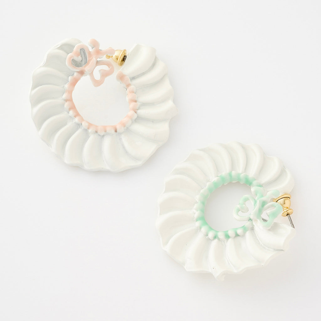 Butterfly Cream Hoop Pierced Earrings (Pair)【Japan Jewelry】