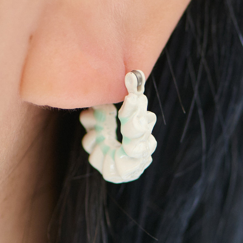 Frill Cream Small Hoop Pierced Earring (Mint / 1 Piece)【Japan Jewelry】