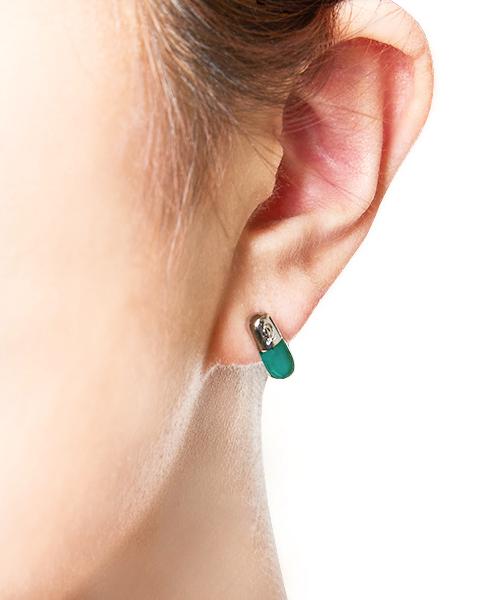 Capsule Pierced Earring (Green / 1 Piece)【Japan Jewelry】